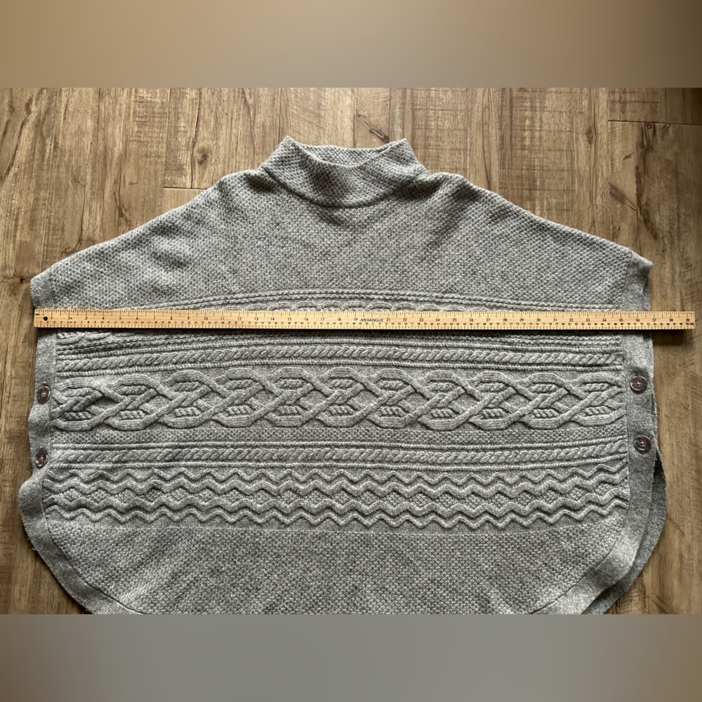 Wool blend Gray Women's poncho cape cable knit winter cozy - Picture 8 of 10